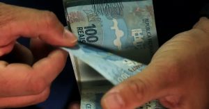 Aumento à vista: salário mínimo de 2027 pode chegar a R$ 1.741